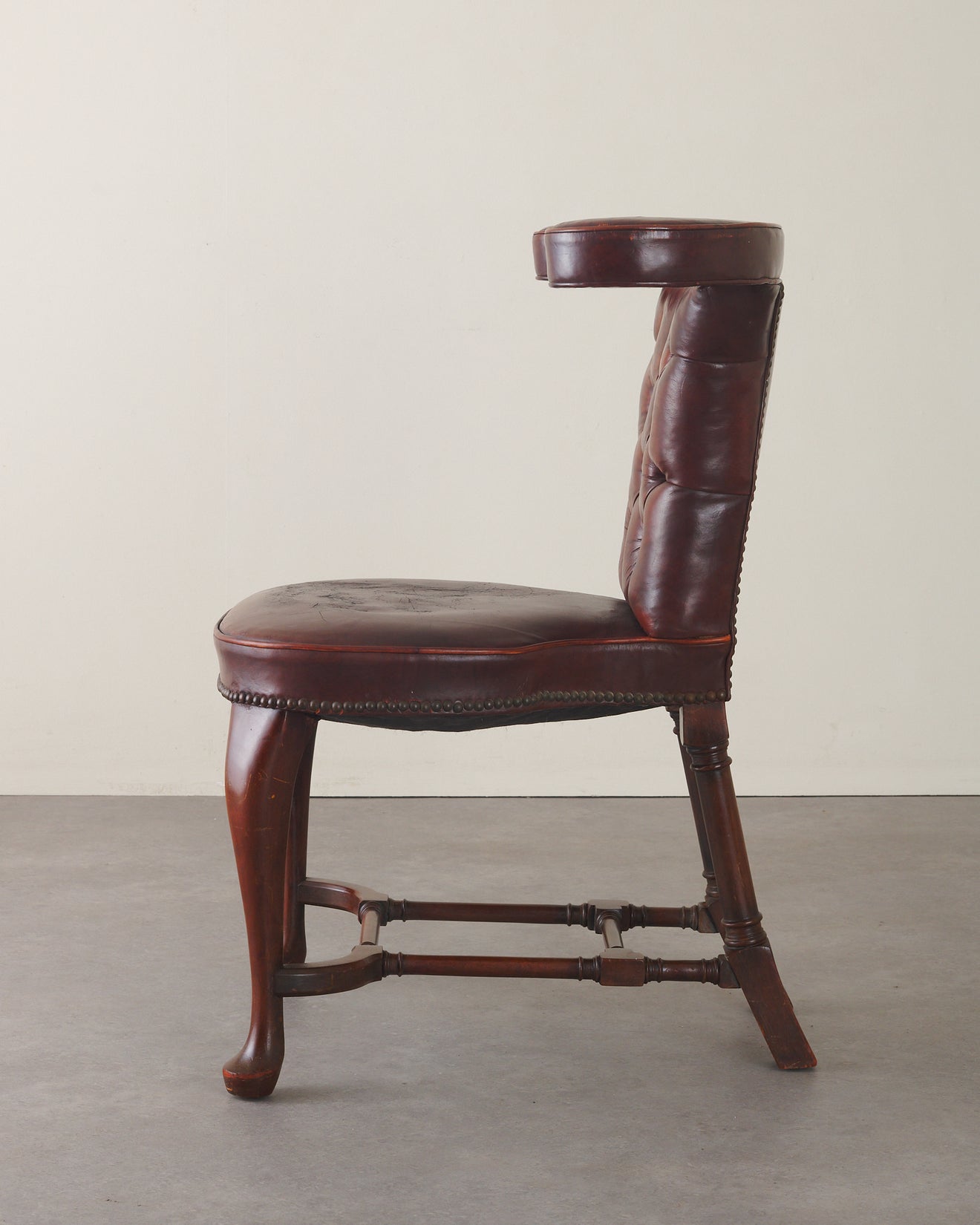 VICTORIAN COCK FIGHTING LEATHER CHAIR